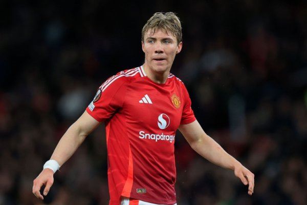 跟队记者：米兰挑升霍伊伦，正与曼联商谈租出+遴荐买断决议