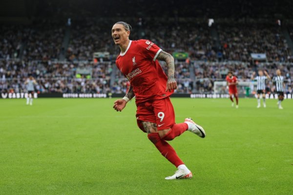 记者：利雅得月牙正与努涅斯研讨，小因扎吉但愿尽快签下球员