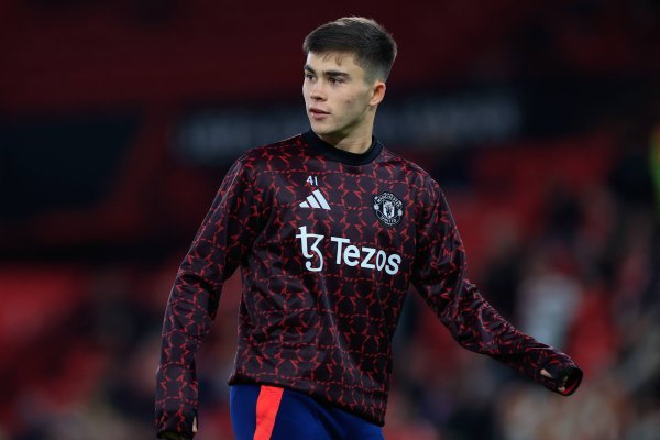 电讯报：谢周三正积极寻求租出曼联19岁边后卫阿玛斯，租期1年