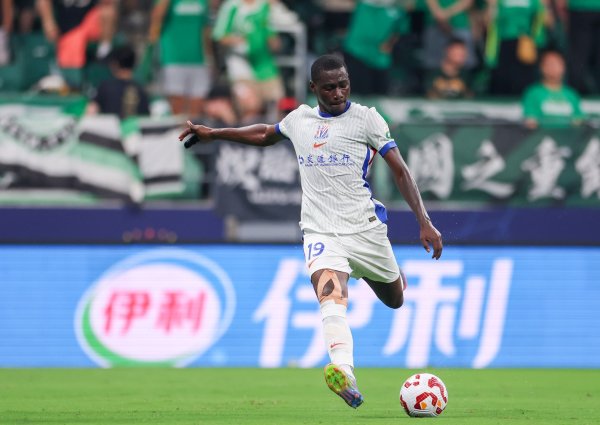 足球报谈申花哑火：杨皓宇难替代特谢拉，阿苏埃和路易斯不回电