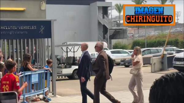 六台：德容将与巴萨续约至2028年，并可礼聘再延迟一年