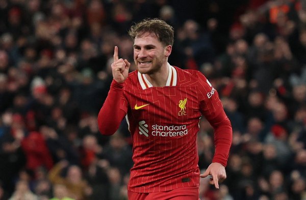 镜报：麦卡利斯特未随利物浦前去纽卡客场