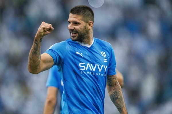 斯基拉：赖扬久了商谈引进米特洛维奇，为球员准备3年协议