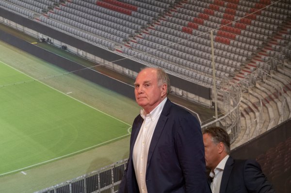 获颁德国足球定约荣誉奖！赫内斯：这是对我往日50年致力真实定