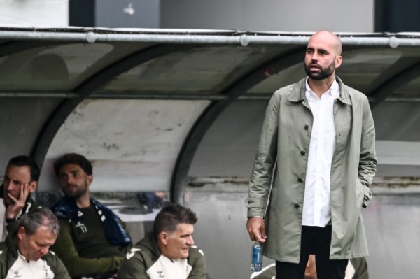 ESPN记者：接替滕哈赫，勒沃库森特等塞尔塔主帅希拉尔德斯