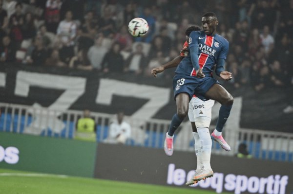 记者：穆阿尼正在前去伦敦准备经受热刺体检，平直租赁无购买权