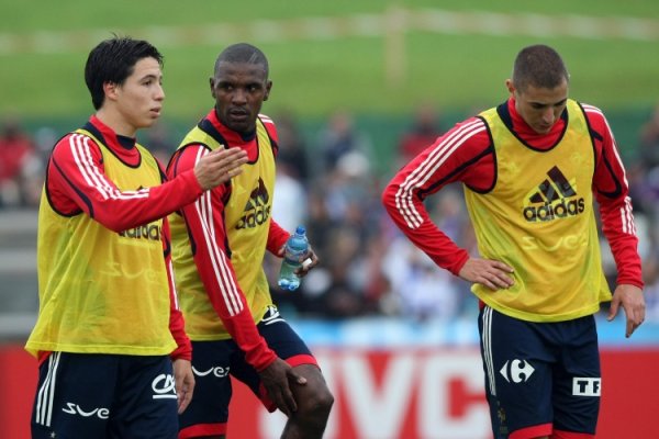 纳斯里：2013年隔断德尚谎称受伤，其实即是不想归国度队