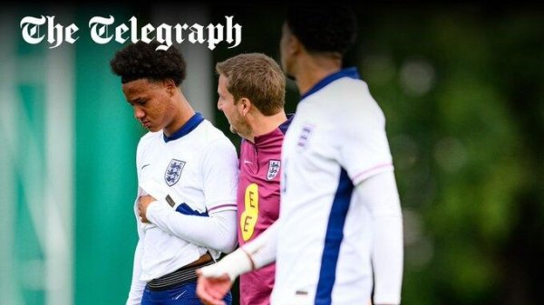 电讯报：英格兰U17在德国踢比赛遭逢种族脑怒，裁判两度中断比赛