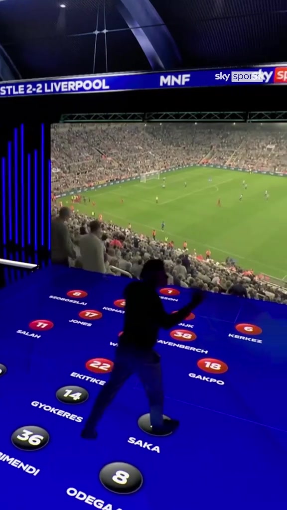 透澈猖獗！恩古莫哈绝杀后，卡拉格在演播室雀跃狂喊庆祝