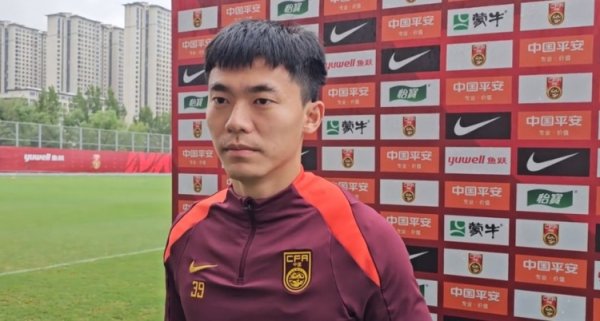 胡荷韬：没必要去念念净胜球，咱们有这个水平跟澳大利亚正濒临抗