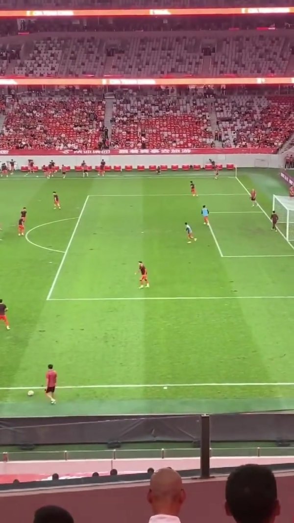 各式踢疵射高！网友贬低U22国足：这是什么历练？谁能告诉我？？