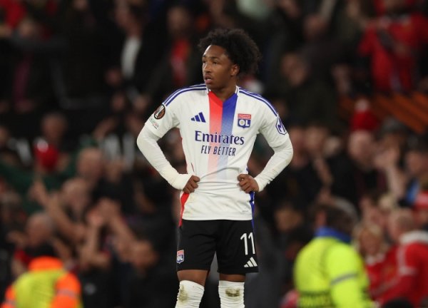 法媒：曼联夏窗曾念念签马利克-福法纳，球员也念念加盟但走动没成行