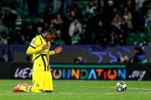 德媒：丘库埃梅卡膝盖存在游离体需给与手术，多特决定冬歇期再作念