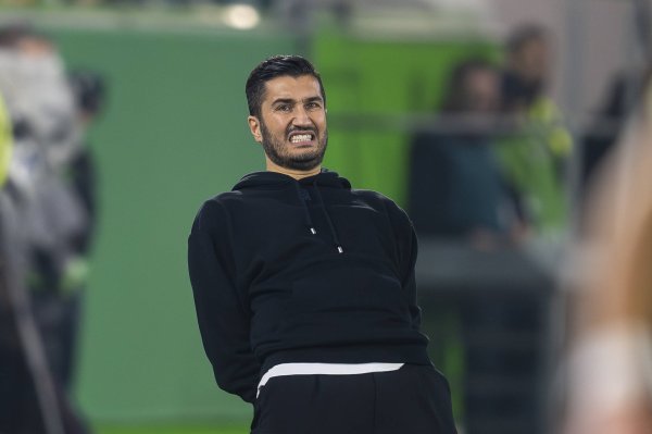 土媒：伊斯坦布尔与前多特主帅沙欣终了左券，下周一官宣合手教