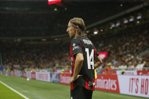 加利：魔笛热身时就在厚爱分析敌手站位，球迷答允也莫得让他分神