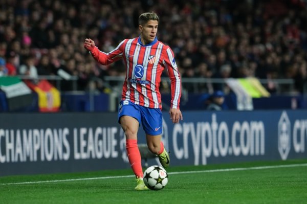 用推崇冲破偏见！马卡：小西蒙尼多项数据王人领赛马竞全队