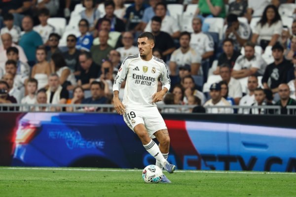 皇马跟队记者：别东谈主放假塞巴略斯则逐日本质，老师组很空隙