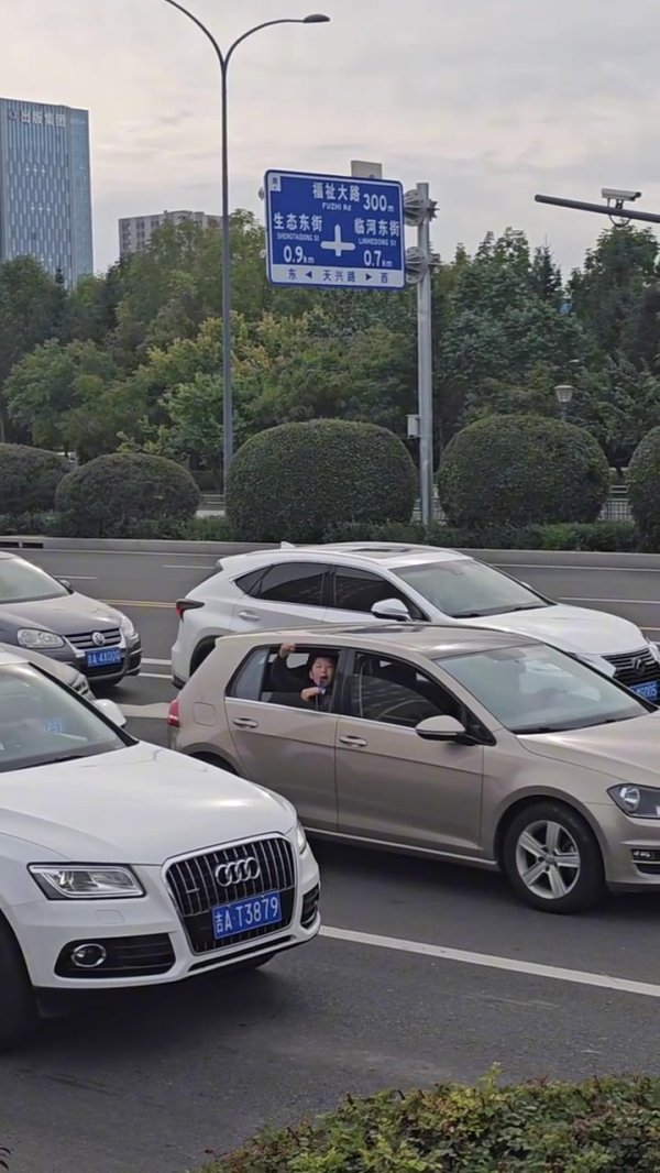 唱响捧场歌的亚泰少年诞辰圆梦 亚泰将士为其庆生送道喜