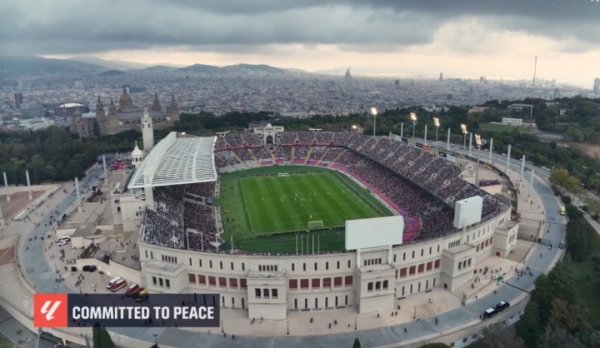 接续抗议！巴萨vs赫罗纳开球15秒“静站”，转播切球场前景