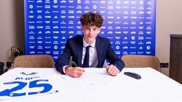 邮报：多特、药厂有益利兹联16岁中场萨姆-阿尔克