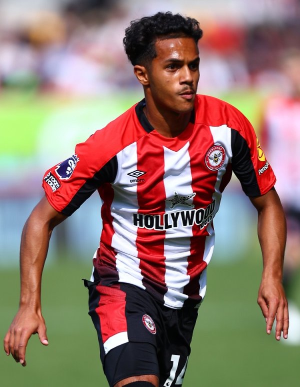 标晚：卡瓦略为寻求更多出场技巧，念念冬窗尽快离开布伦特福德