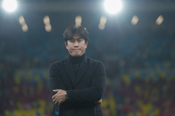 徐正源赛后：球员们齐也曾负重致远，再次给通盘球迷说声抱歉