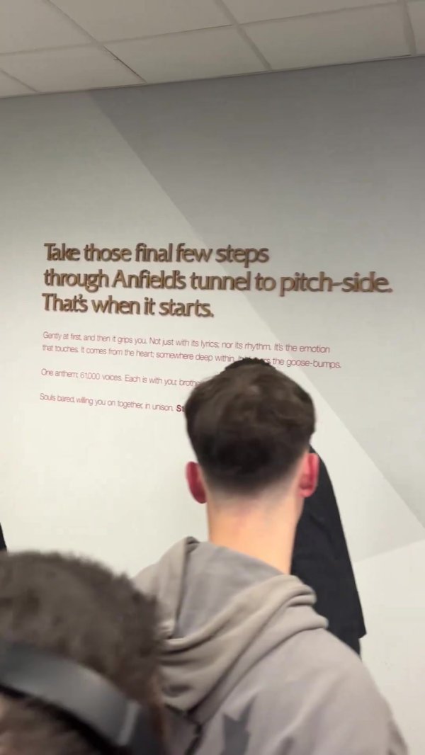 0-1客负利物浦！记者问皇马是否会变得更好，姆巴佩：是的，虽然