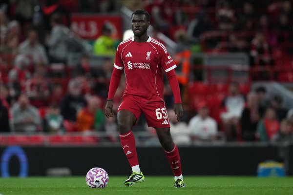 利物浦小将纳洛生存前2次替补均染红 范戴克、科纳特第一本事抚慰