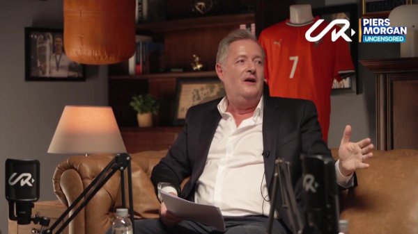 你和贝克汉姆谁更帅？C罗簸弄：小贝脸很悦目，但我是‘完竣的’