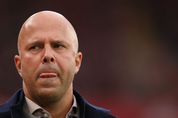 英媒：球迷们在比赛中对斯洛特大喊“翌日早上你要被衔命了”