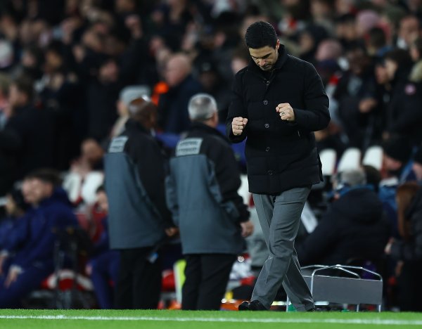 本赛季各项赛事阿森纳通过角球已进10球，比五大联赛任何球队齐多