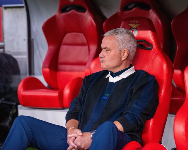 穆里尼奥：本菲卡至始至终完全掌控比赛，这是一场当之无愧的告成