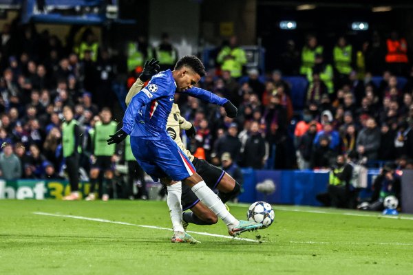 埃斯特旺上半场创造3次契机，和剩余所有这个词球员创造契机数目捏平