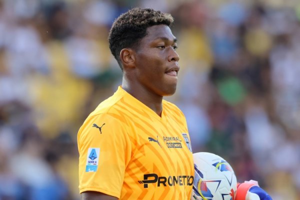 斯基拉：阿森纳调养帕尔马门将铃木彩艳，曾派出球探检修